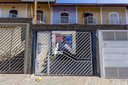 Casa para alugar com 100m², 2 quartos e 3 vagas Casa para alugar com 100m², 2 quartos e 3 vagasFachada