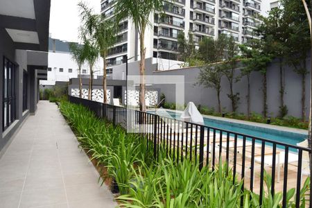 Studio à venda com 27m², 1 quarto e sem vagaPiscina