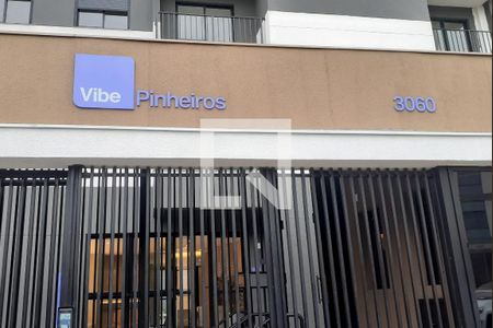 Studio à venda com 27m², 1 quarto e sem vaga Studio à venda com 27m², 1 quarto e sem vagaFachada