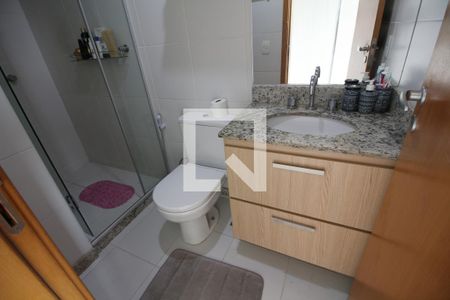 Apartamento à venda com 178m², 4 quartos e 2 vagasQuarto 2 - Banheiro da Suíte