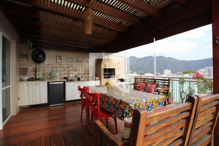 Apartamento à venda com 178m², 4 quartos e 2 vagasÁrea Externa