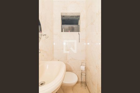 Casa à venda com 157m², 3 quartos e 2 vagasBanheiro 3