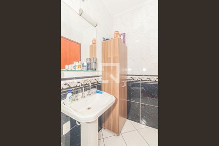 Casa à venda com 157m², 3 quartos e 2 vagasBanheiro