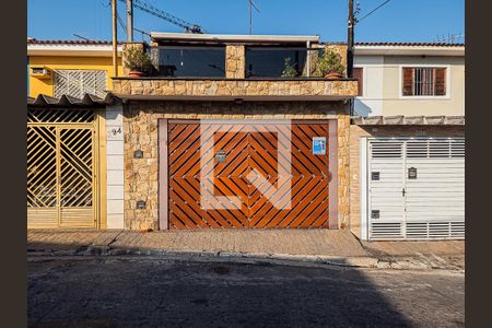 Casa à venda com 157m², 3 quartos e 2 vagasFachada