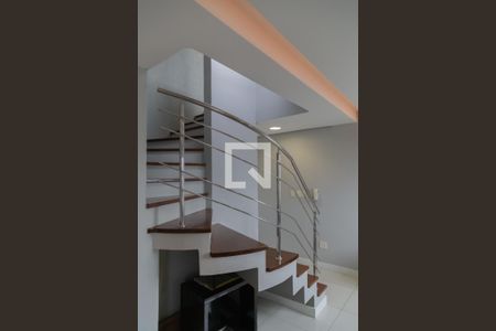 Apartamento para alugar com 139m², 1 quarto e 1 vagaEscada