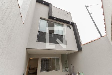 Casa à venda com 130m², 3 quartos e 2 vagasFachada