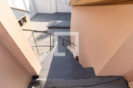 Casa à venda com 464m², 3 quartos e 4 vagas Casa à venda com 464m², 3 quartos e 4 vagasEscada