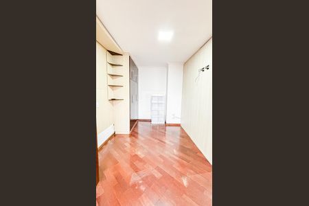 Casa para alugar com 250m², 4 quartos e 6 vagas Casa para alugar com 250m², 4 quartos e 6 vagasSuíte 3 - Closet