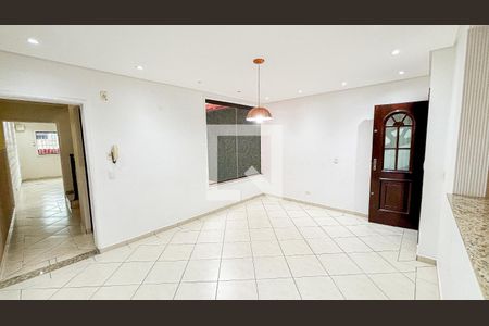 Casa para alugar com 250m², 4 quartos e 6 vagas Casa para alugar com 250m², 4 quartos e 6 vagasSala de Jantar
