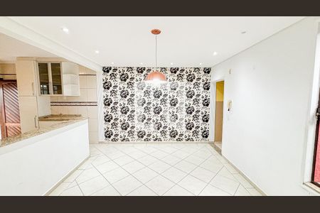 Casa para alugar com 250m², 4 quartos e 6 vagas Casa para alugar com 250m², 4 quartos e 6 vagasSala de Jantar