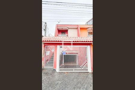 Casa para alugar com 250m², 4 quartos e 6 vagas Casa para alugar com 250m², 4 quartos e 6 vagasFachada