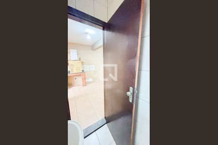 Casa para alugar com 250m², 4 quartos e 6 vagas Casa para alugar com 250m², 4 quartos e 6 vagasGaragem - Banheiro