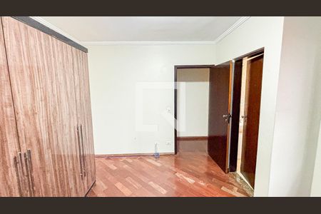 Casa para alugar com 250m², 4 quartos e 6 vagas Casa para alugar com 250m², 4 quartos e 6 vagasSuite 2