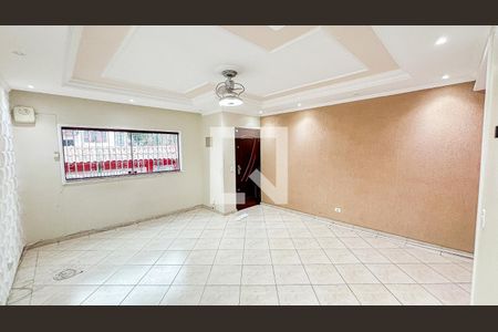Casa para alugar com 250m², 4 quartos e 6 vagas Casa para alugar com 250m², 4 quartos e 6 vagasSala