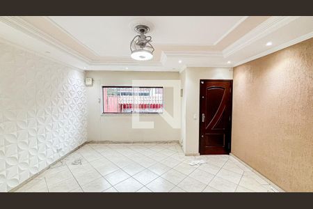 Casa para alugar com 250m², 4 quartos e 6 vagas Casa para alugar com 250m², 4 quartos e 6 vagasSala