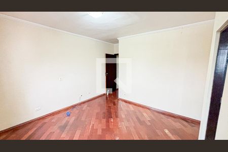 Casa para alugar com 250m², 4 quartos e 6 vagas Casa para alugar com 250m², 4 quartos e 6 vagasSuíte 1