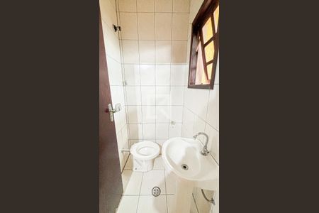 Casa para alugar com 250m², 4 quartos e 6 vagas Casa para alugar com 250m², 4 quartos e 6 vagasGaragem - Banheiro