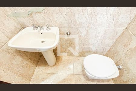 Casa para alugar com 250m², 4 quartos e 6 vagas Casa para alugar com 250m², 4 quartos e 6 vagasBanheiro da Suíte 2