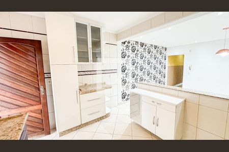 Casa para alugar com 250m², 4 quartos e 6 vagas Casa para alugar com 250m², 4 quartos e 6 vagasCozinha