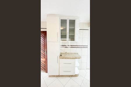 Casa para alugar com 250m², 4 quartos e 6 vagas Casa para alugar com 250m², 4 quartos e 6 vagasCozinha