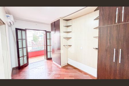 Casa para alugar com 250m², 4 quartos e 6 vagas Casa para alugar com 250m², 4 quartos e 6 vagasSuíte 3
