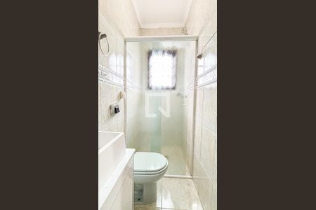 Casa para alugar com 250m², 4 quartos e 6 vagas Casa para alugar com 250m², 4 quartos e 6 vagasBanheiro da Suíte 1