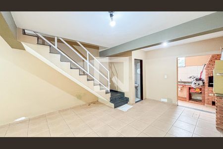 Casa para alugar com 250m², 4 quartos e 6 vagas Casa para alugar com 250m², 4 quartos e 6 vagasGaragem