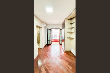 Casa para alugar com 250m², 4 quartos e 6 vagas Casa para alugar com 250m², 4 quartos e 6 vagasSuíte 3
