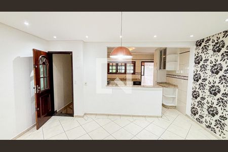Casa para alugar com 250m², 4 quartos e 6 vagas Casa para alugar com 250m², 4 quartos e 6 vagasSala de Jantar