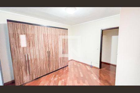 Casa para alugar com 250m², 4 quartos e 6 vagas Casa para alugar com 250m², 4 quartos e 6 vagasSuite 2