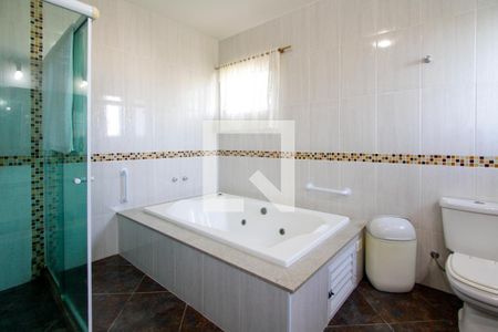 Casa de condomínio à venda com 480m², 5 quartos e 3 vagasBanheiro Quarto 1 suíte