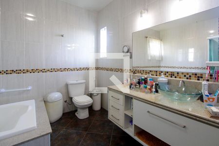 Casa de condomínio à venda com 480m², 5 quartos e 3 vagasBanheiro Quarto 1 suíte