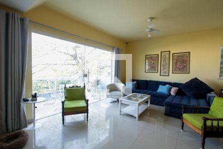 Sala de casa de condomínio à venda com 5 quartos, 480m² em Itanhangá, Rio de Janeiro