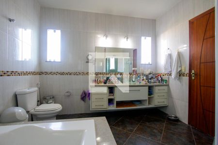 Casa de condomínio à venda com 480m², 5 quartos e 3 vagasBanheiro Quarto 1 suíte