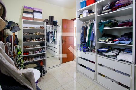 Casa de condomínio à venda com 480m², 5 quartos e 3 vagasCloset Quarto 1 suíte