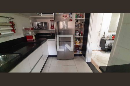 Apartamento à venda com 92m², 3 quartos e 2 vagasCozinha