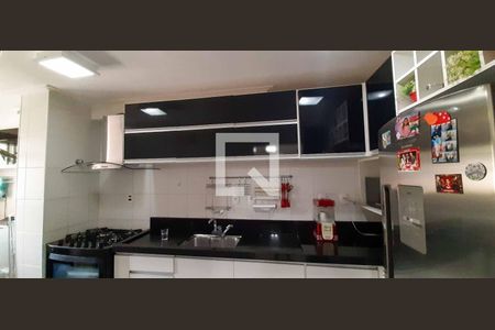 Apartamento à venda com 92m², 3 quartos e 2 vagasCozinha