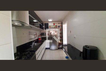 Apartamento à venda com 92m², 3 quartos e 2 vagasCozinha