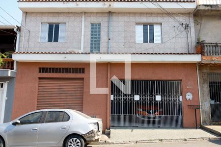 Casa à venda com 320m², 4 quartos e 2 vagas Casa à venda com 320m², 4 quartos e 2 vagasFachada