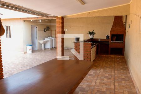 Casa à venda com 320m², 4 quartos e 2 vagas Casa à venda com 320m², 4 quartos e 2 vagasÁrea comum - Churrasqueira