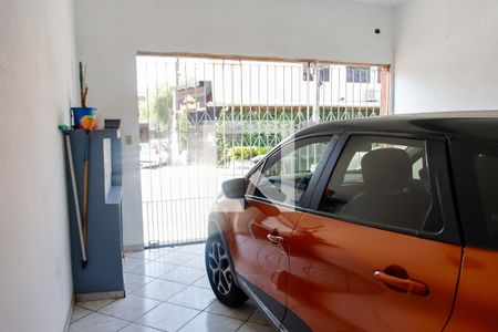 Casa à venda com 320m², 4 quartos e 2 vagas Casa à venda com 320m², 4 quartos e 2 vagasGaragem