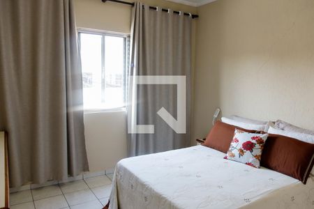 Casa à venda com 320m², 4 quartos e 2 vagas Casa à venda com 320m², 4 quartos e 2 vagasQuarto 3 - Suíte