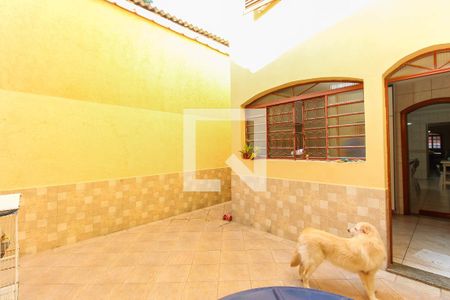 Casa à venda com 350m², 3 quartos e 2 vagasQuintal