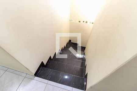Casa à venda com 350m², 3 quartos e 2 vagasEscada