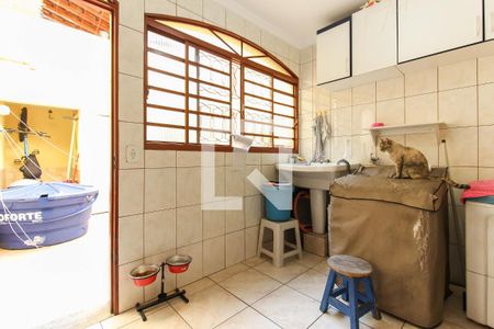 Casa à venda com 350m², 3 quartos e 2 vagasÁrea de Serviço