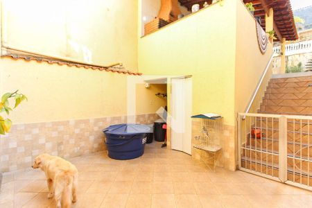 Casa à venda com 350m², 3 quartos e 2 vagasQuintal