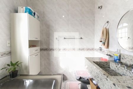 Casa à venda com 350m², 3 quartos e 2 vagasBanheiro da Suíte