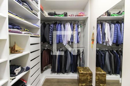 Casa à venda com 350m², 3 quartos e 2 vagasCloset da Suíte