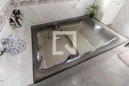 Casa à venda com 350m², 3 quartos e 2 vagasBanheiro da Suíte