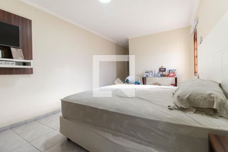 Suíte de casa à venda com 3 quartos, 350m² em Vila Monte Santo, São Paulo